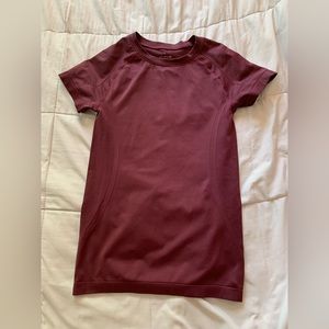 maroon gym shirt